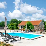 Villa Lea&robi