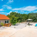 Lea&robi Villa *