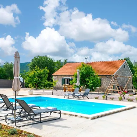 Villa Lea&robi