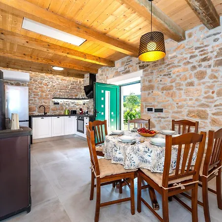 Lea&robi Villa *